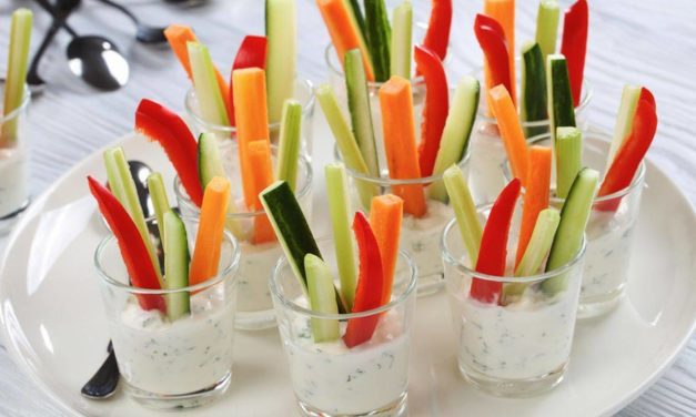 BICCHIERINI CON CREMA DI CANNELLINI E CRUDITE’